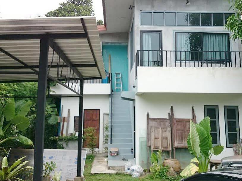 Aree Studio Guesthouse2 Pantai Bang Tao Bagian luar foto